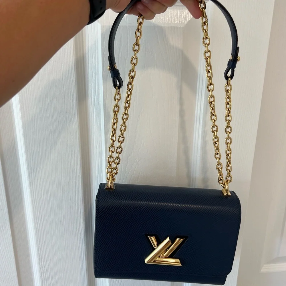 Louis Vuitton Epi Twist Shoulder Bag MM